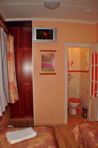 Гостевой дом Guesthouse Leiputrija Адажи Двухместный номер с 2 отдельными кроватями и душем-18